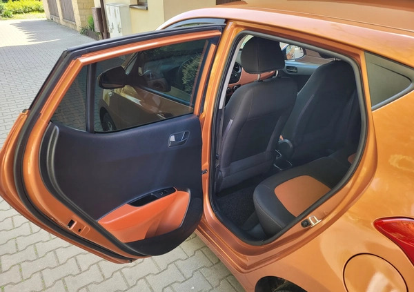 Hyundai i10 cena 34900 przebieg: 75380, rok produkcji 2015 z Warszawa małe 529